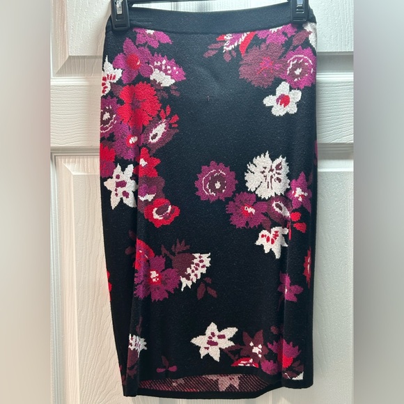 Ann Taylor Sweater Skirt SP EUC - Picture 3 of 3